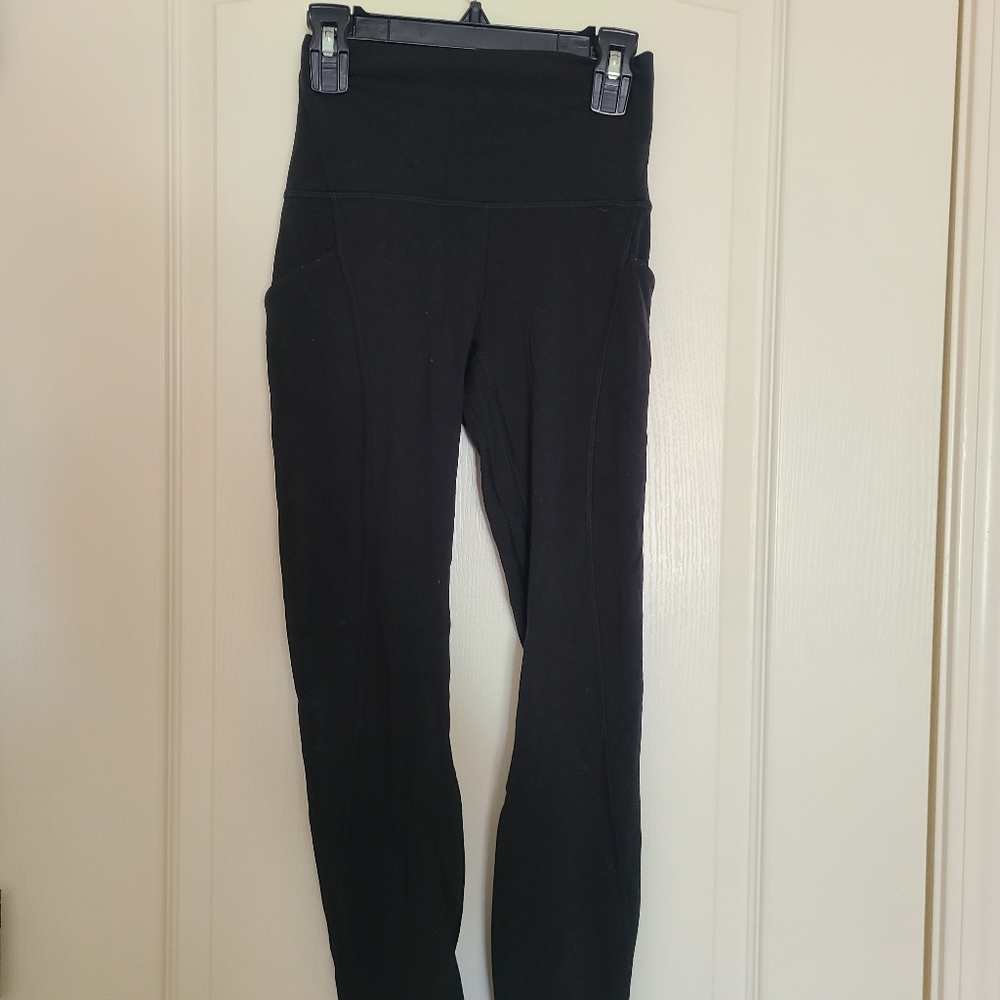 Black Lululemon leggings